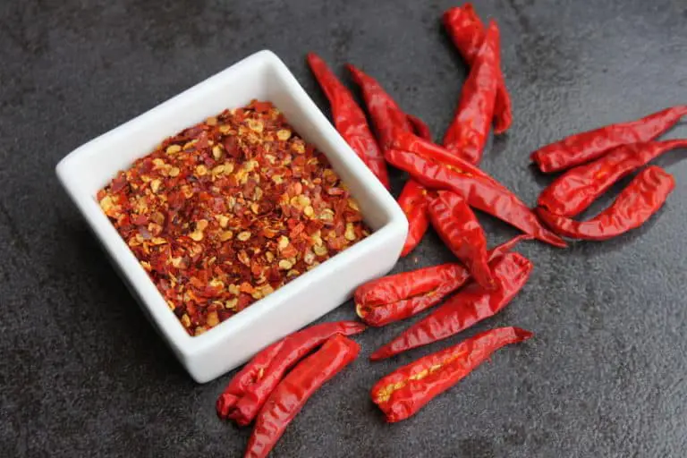 How to Dry Chili Peppers