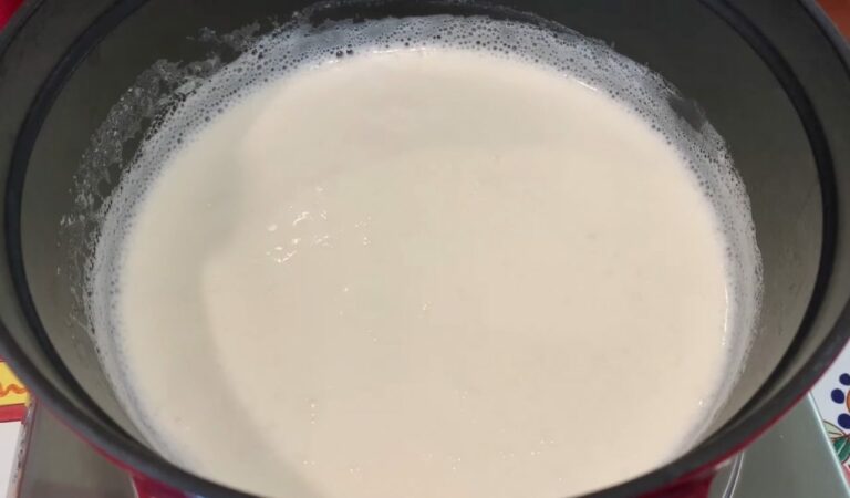 How Long Does Evaporated Milk Last? Can It Go Bad?