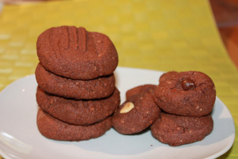 Chocolate Nut Cookies