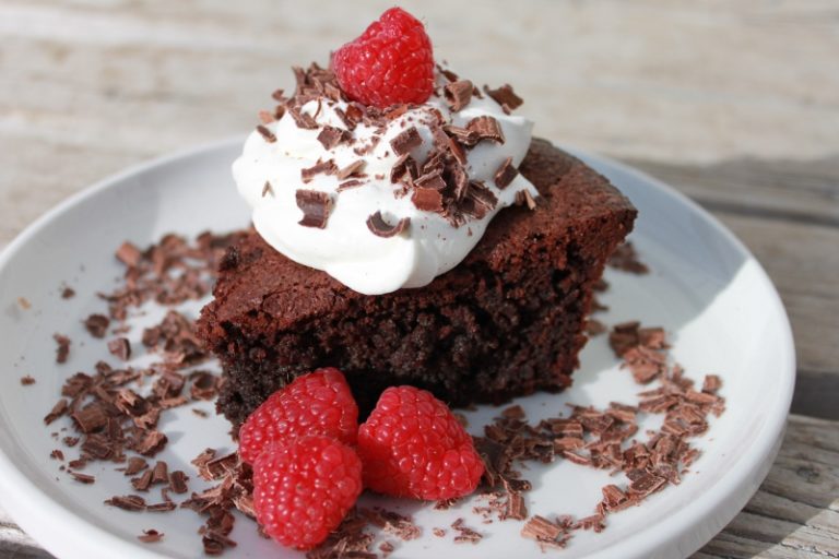 Dark Chocolate & Raspberry Cake